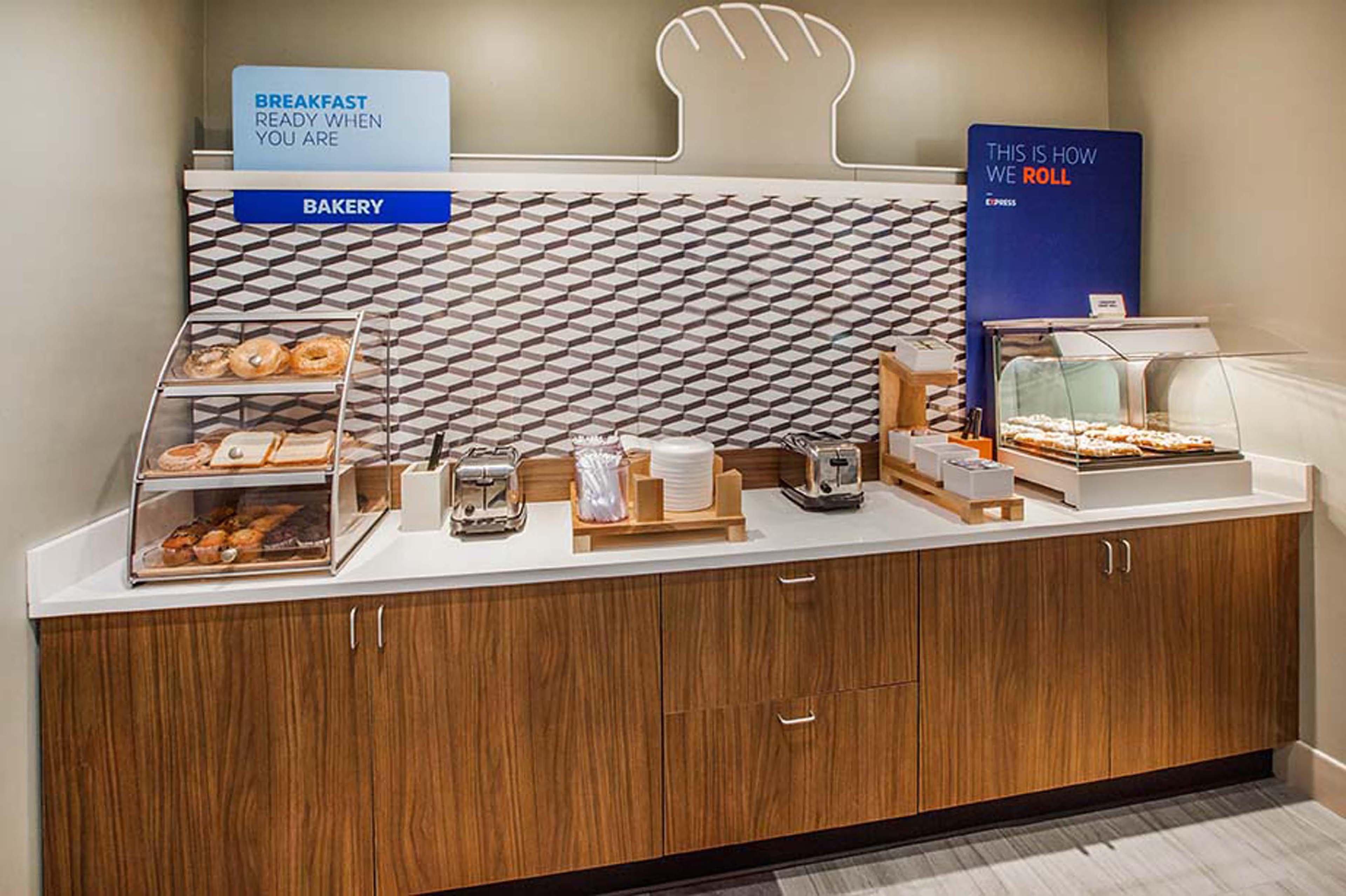 Holiday Inn Express Hotel & Suites Athens By Ihg Extérieur photo